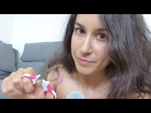 ASMR TIJERAS Y TE PEINO LA CARITA 😙