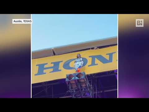 Jared Leto, ingresso con “tuffo” per il concerto in Texas