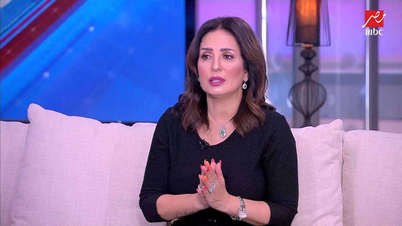 أمل رزق: وانا في الحج دعيت لو في شر من جواز بنتي لمحمد الشرنوبي ربنا يبعدها عنه