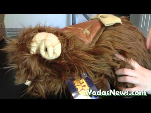 Star Wars Disney Store Exclusive Bantha and R2-D2 Plush Review