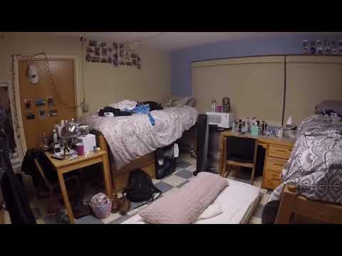 dorm-room-tour/-uri-double