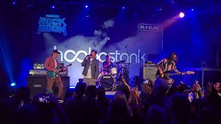 Hoobastank - Running Away (live)
Hoobastank
Helpful Honda Rock Room
Los Angeles, CA
August 28, 2025
Setlist:
Same Direction
Running Away
Slow Down
Out Of Control
The Reason
Crawling In the Dark Hoobastank - Running Away (live)
