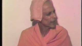 Swami Chidananda talks about how Swami Sivananda and himself met Ma Anandamayi