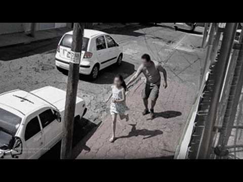 What your daughter needs to do if a stranger grabs her arm