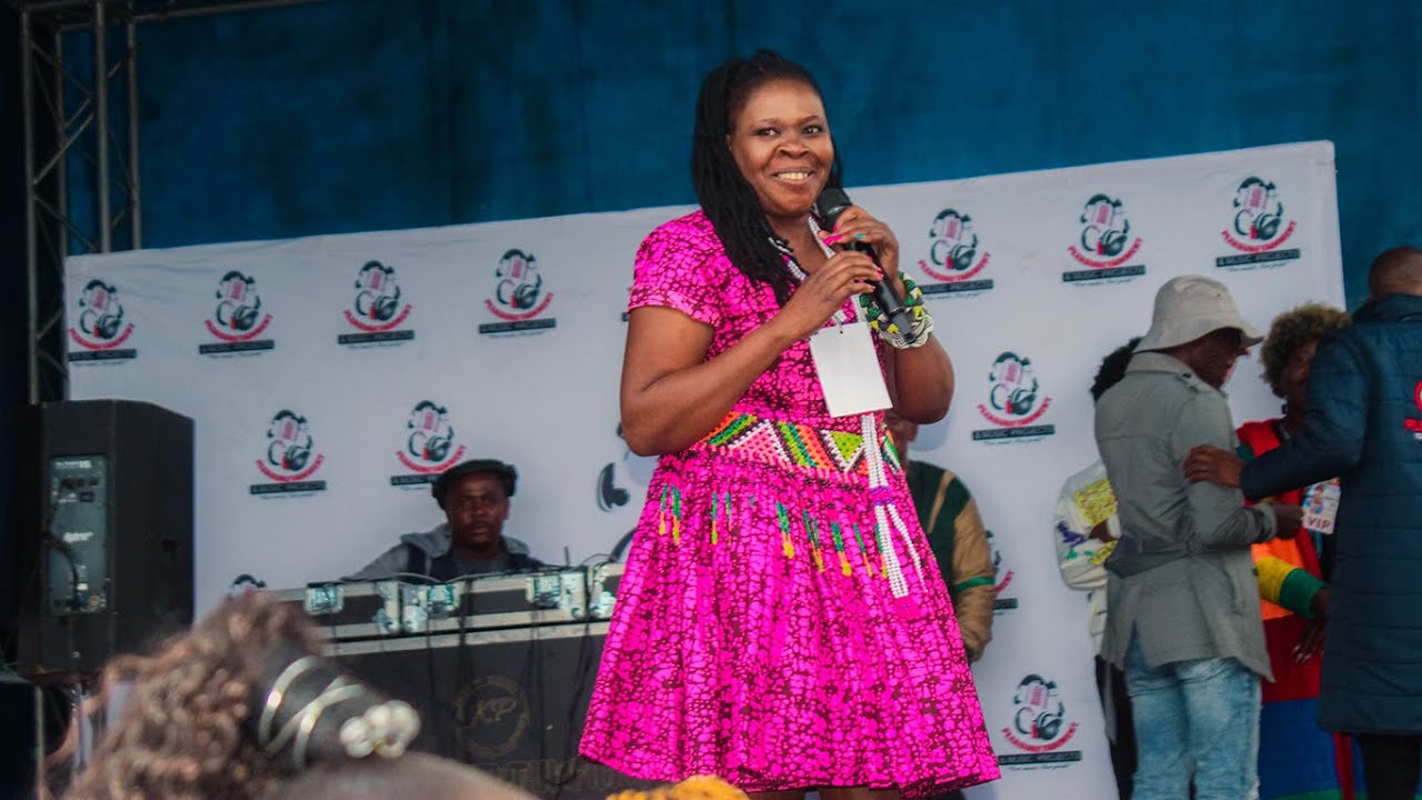 Lolo Ten Ten performs 