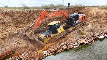 Incredible! Bulldozer ShantuI DH17c2 stuck into Pit Recovery By Excavator, Dump Truck 25t unloading