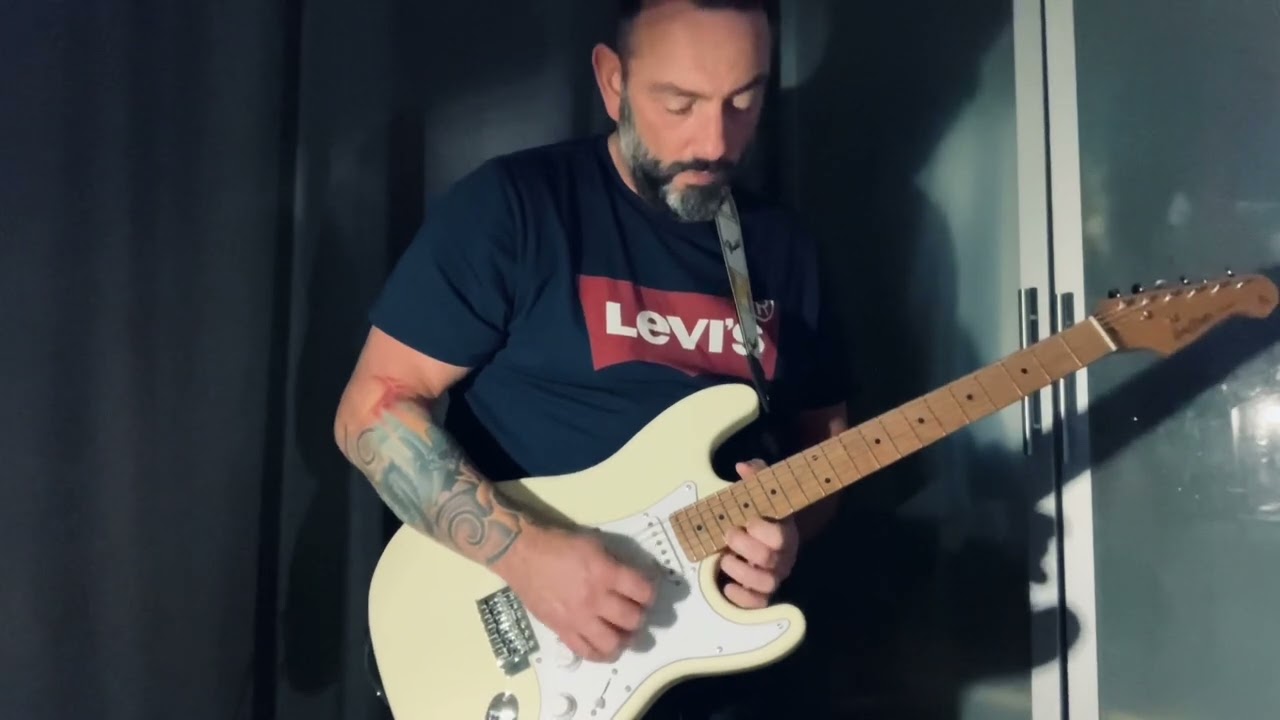 Harley Benton ST-62, Fender Mustang LT25 amp, Behringer Vintage Overdrive (maxed out) sound demo.