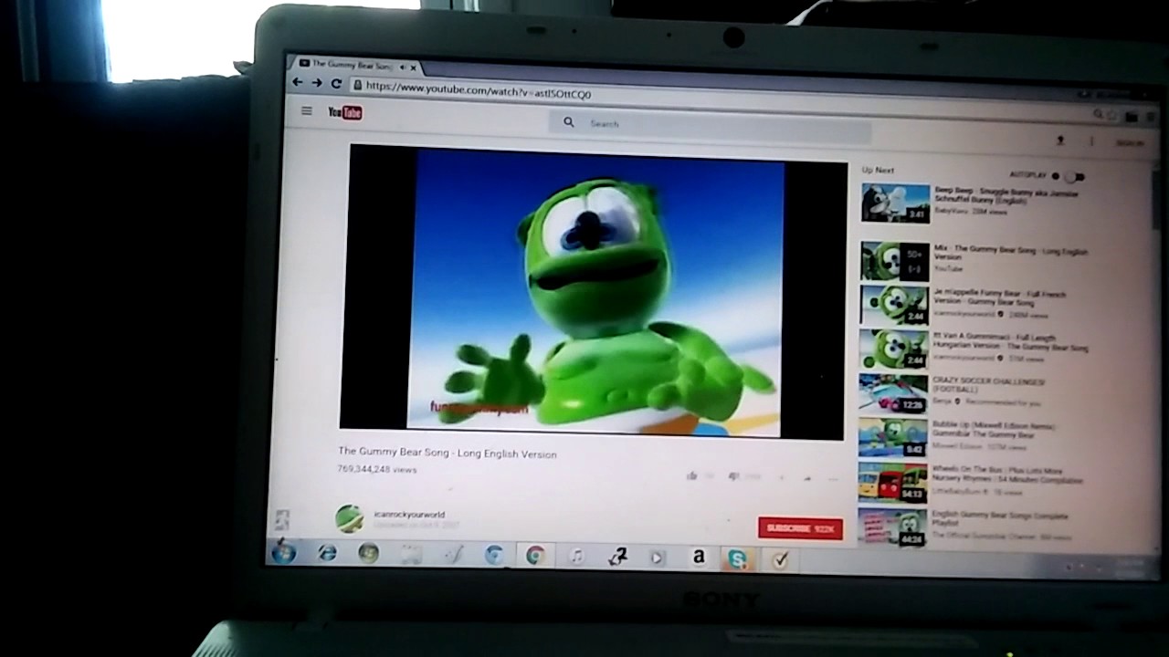 Alvin and the chipmunks Alvin and Dave Crash is car gummy bear song