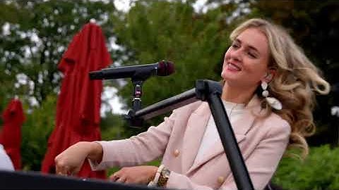 Vrouwelijke DJ EVANDEE boeken  - Groovesum