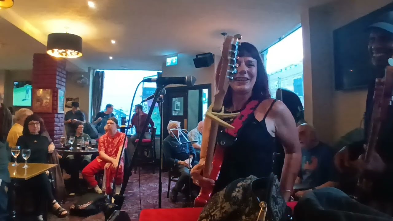 Jam; Wild Wood and Ain't no love.