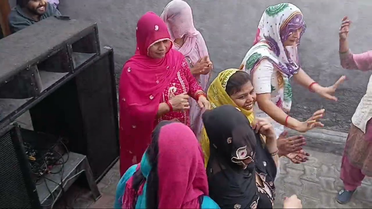 #कभी कभी बगैर खुशी के भी नाचे लिया करो 