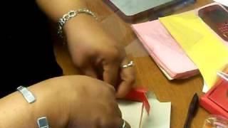 How to put together a 3 part cupcake box