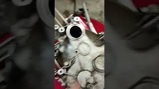 Как снять двигатель со снегоуборщика Honda HSS656