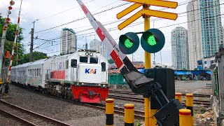 RAILWAYS CROSSING | Palang Pintu Kereta Api NEVER GREEN Holland Alkmaar JPL 50 & JPL 52