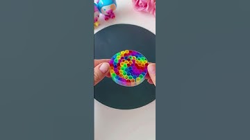 Use straws to make a fun bubble machine for children, you can blow out a lot of bubbles. Handmad