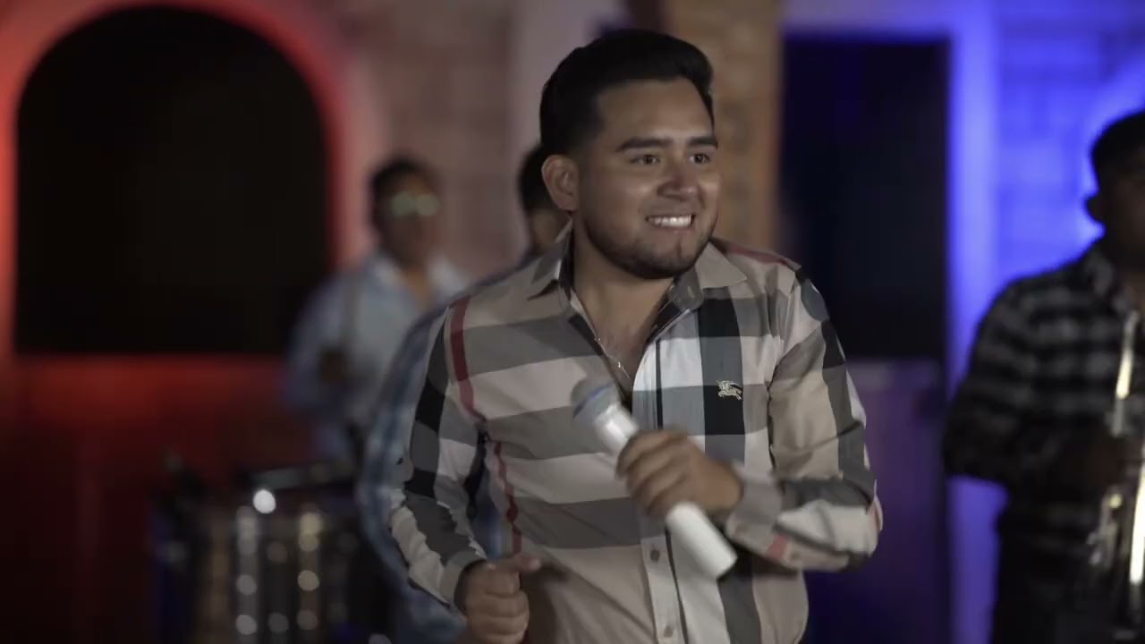 Popurrí de huapangos (El Gavilan,El Takata,Macarena ) Banda Súper Reyes 