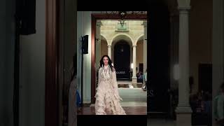 The ultimate pro:Mariacarla Boscono closing Blumarine SS26 with unmatched grace & iconic recovery.🦋