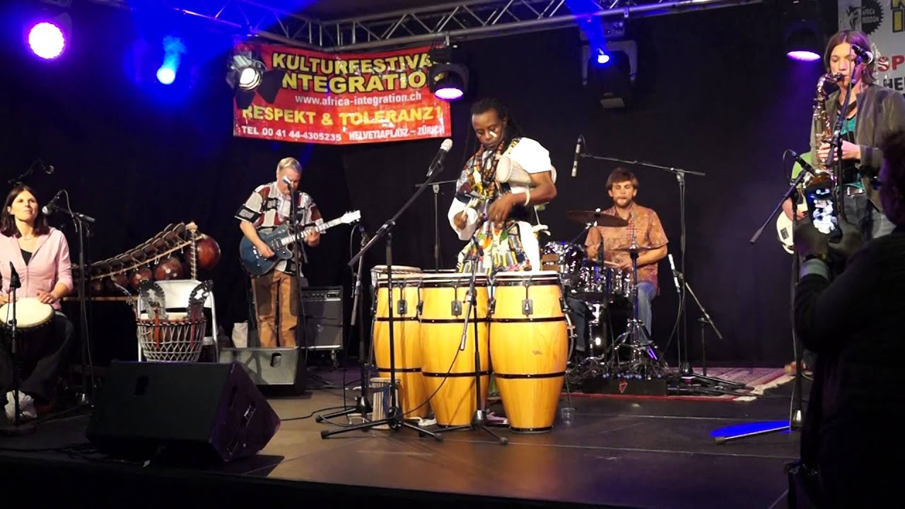 Voix du Bois: Africa Unite