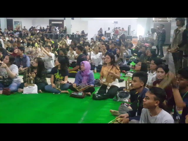 Ribuan Angklung Srawung @Aloys Budi Purnomo Pr class=