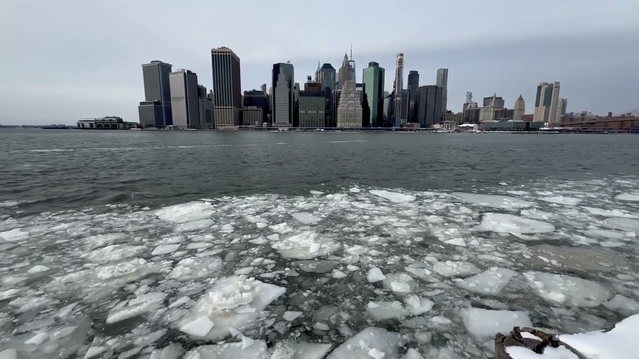 Watch the Icy Chunks in the East River NYC with me 