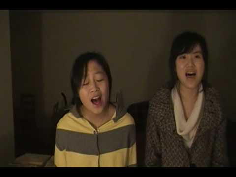 jenny liu and Anna Ren singing "Hei Se Mao Yi"