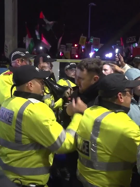 Protesters chant 'death to the IDF' outside Villa Park