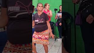#fblifestyle #baile #cumbia #soysalsero #dance #humor #bailando #ElSalvador #quinceañera