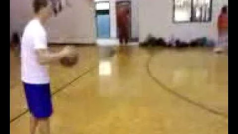 Alex Conley dunking