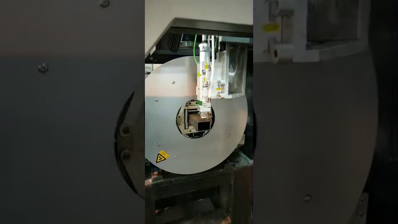 1 2mm Square carbon steel tube cutting