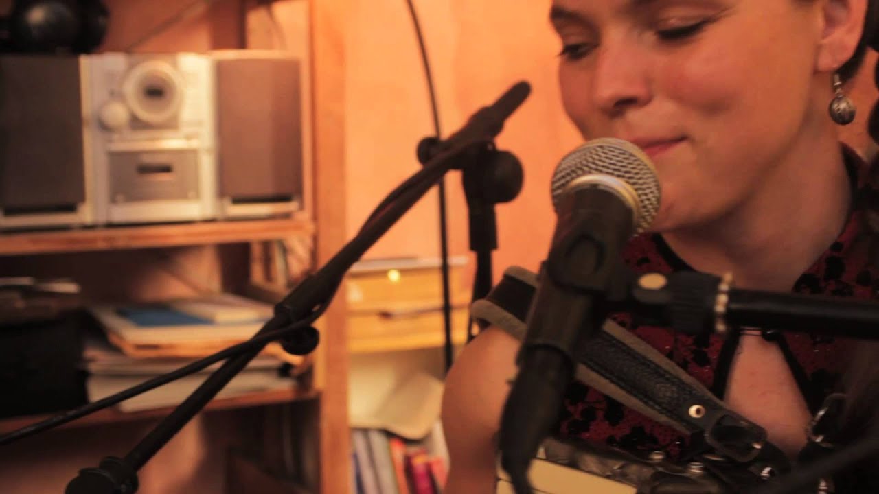 Amanda Jayne and Paolo Angeli - The Wrong Song