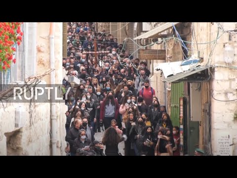East Jerusalem: Christian worshippers take part in Good Friday procession