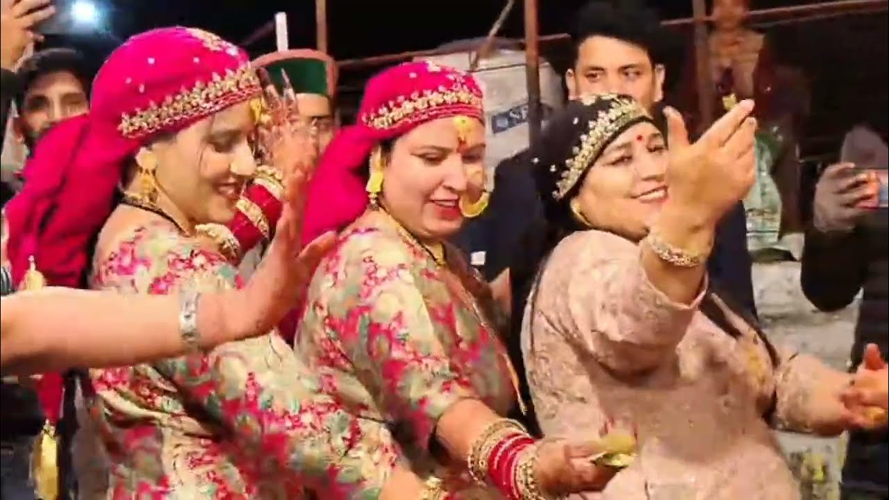 दुल्हा और दुल्हन का पहाड़ी डांस #dhula #harul #dance