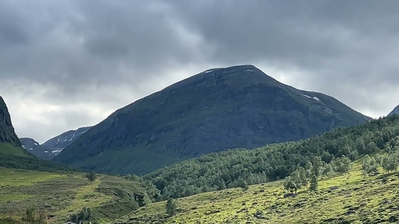Mektige og fine fjell rundt Herdalssetra 