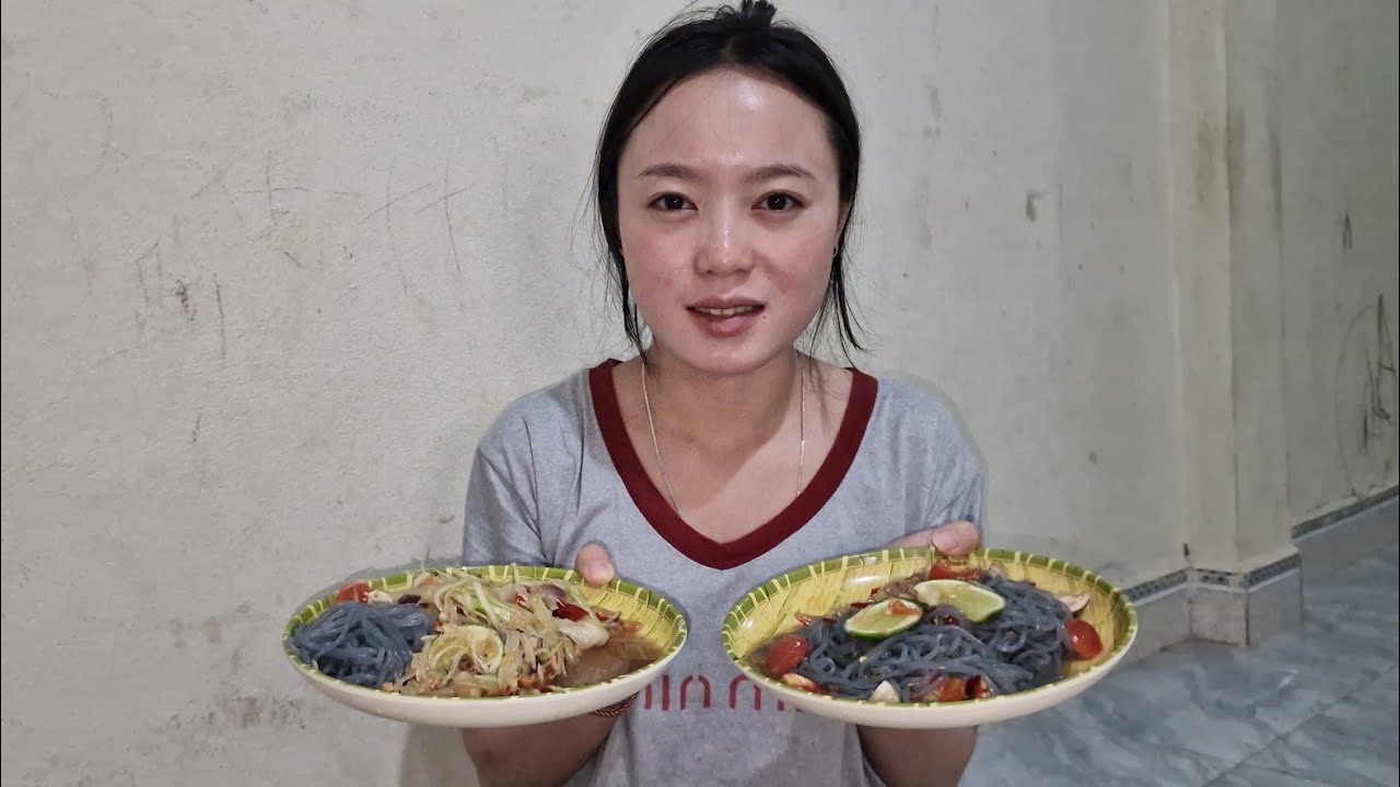 Nkauj mim thuab nuj sua lo tuav qaub noj nawb