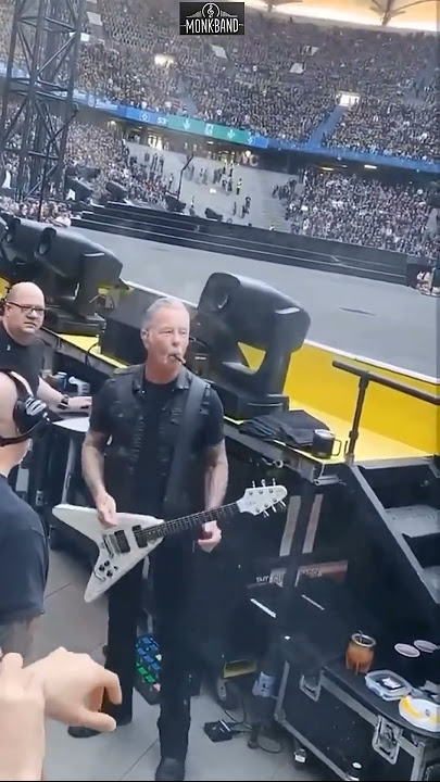 Papa Het with CIGAR moments #jameshetfield #metallica #heavymetal #monkband