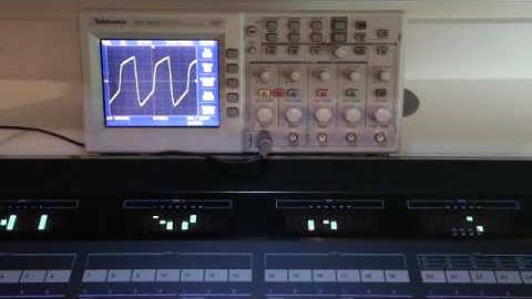 Akai AX80 square waveform test 1.wmv