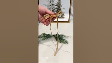 Easy gallery frame DIY for decorating for Christmas! 🎄