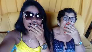 Eu e a mãe fumando o cachimbo