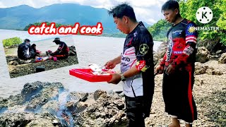 Memancing dan memasak ikan hasil tangkapan