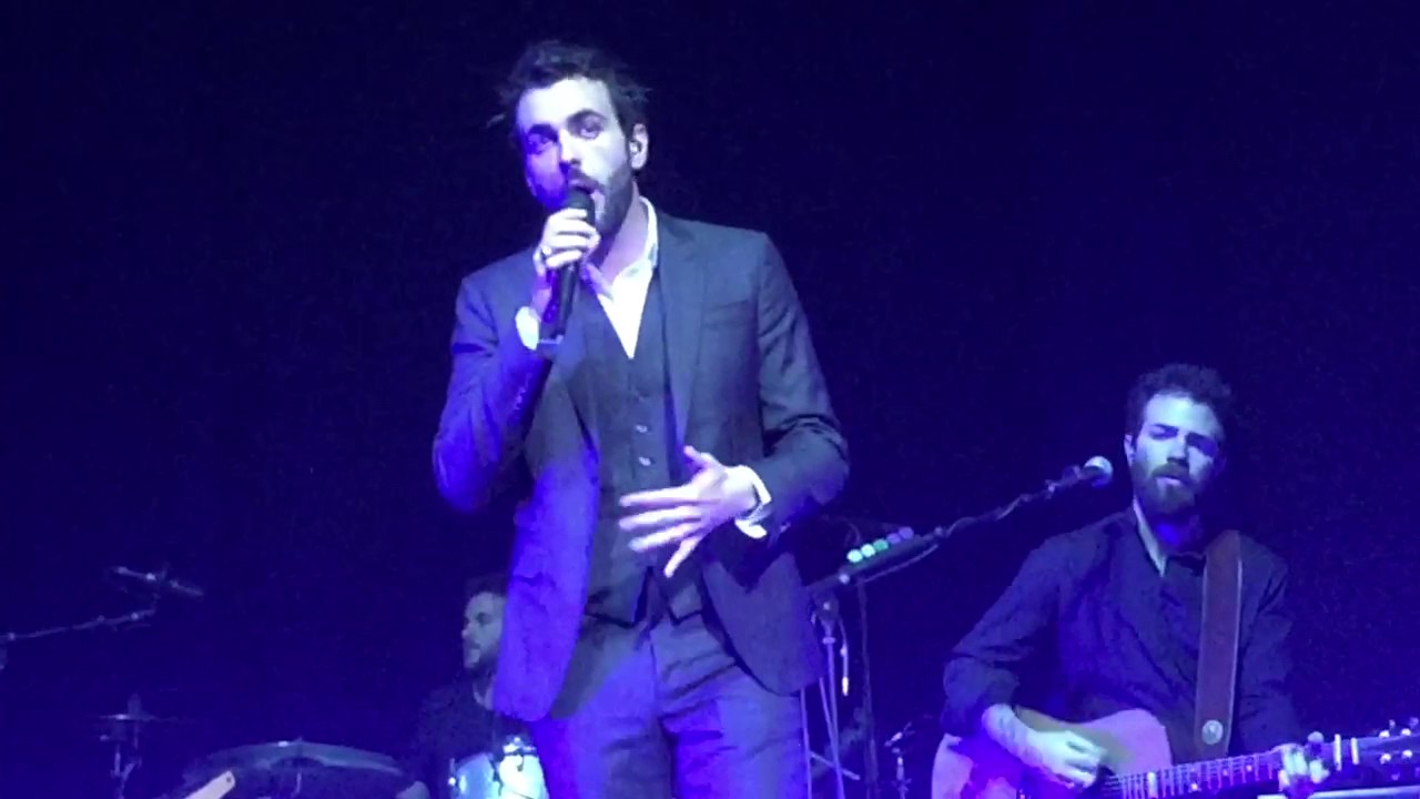 Ad occhi chiusi Marco Mengoni live Cirque Royal Bruxelles 08/12/2016. YouTube Ad occhi chiusi Marco Mengoni live Cirque Royal Bruxelles 08/12/2016. YouTube