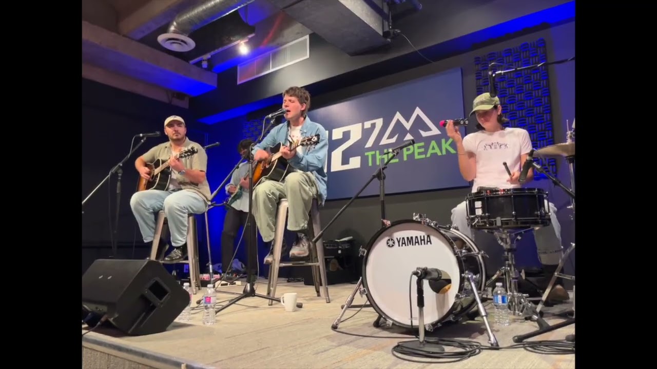 Valley at 102.7 THE PEAK Lounge