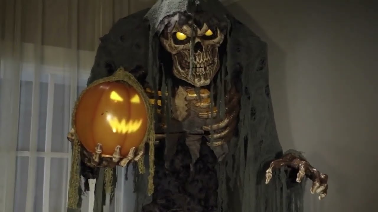Jack Stalker the Giant Halloween Reaper