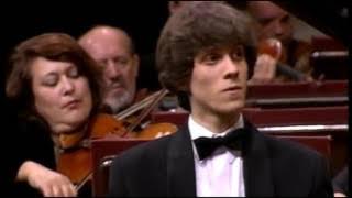 Chopin Piano Concerto N°1 full by Rafal Blechacz (One of the best renditions)