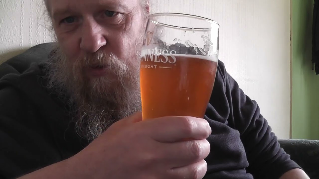 LOCH LOMOND IN THE PINK RASPBERRY SOUR BEER REVIEW HIC!