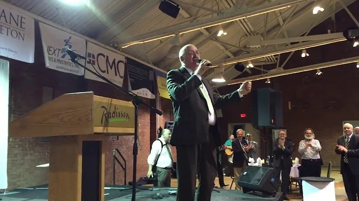 Bob Baines welcomes the crowd to the Blarney Break...