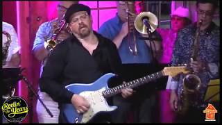 Video thumbnail of ""Kid Charlemagne" - Reelin' in the Years | Jerry & Rick Marotta"