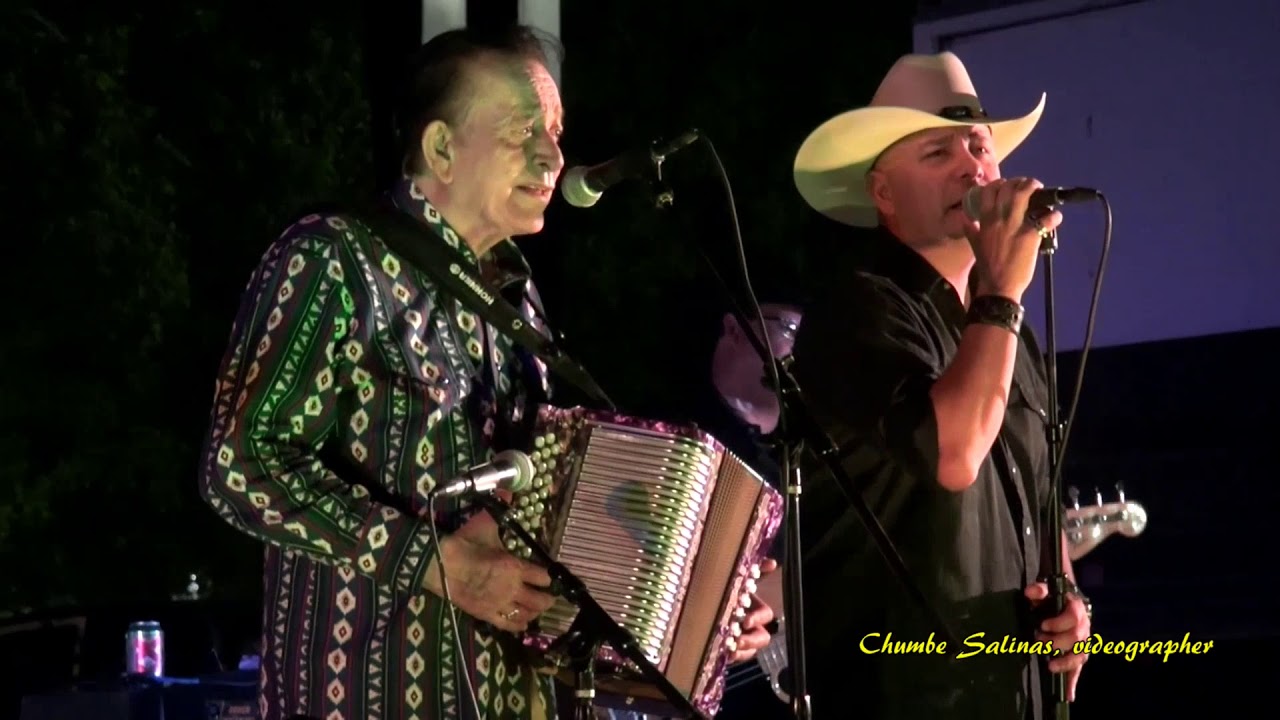FLACO JIMENEZ - 72° Fest, San Marcos, Tx -  "Volver, Volver"