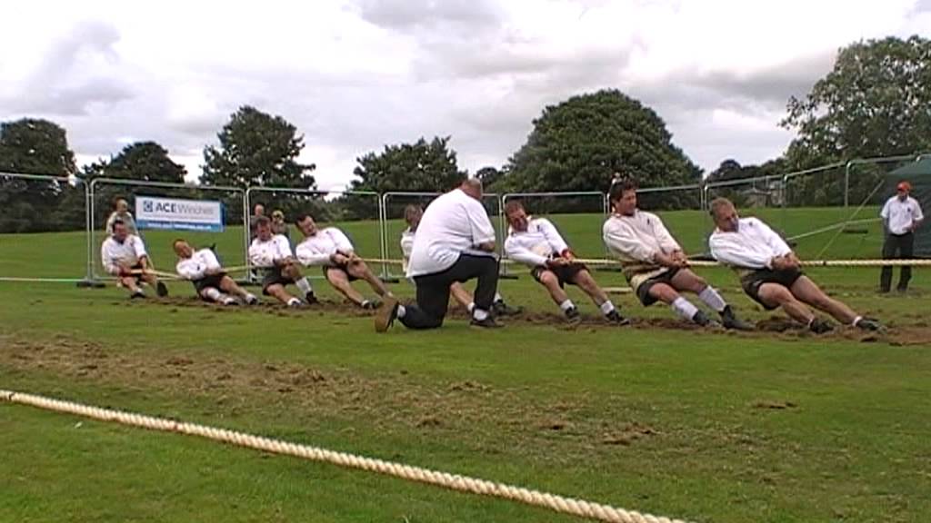 2013 UK Outdoor Tug of War Championships - Men 680 kilos Final - Second ...
