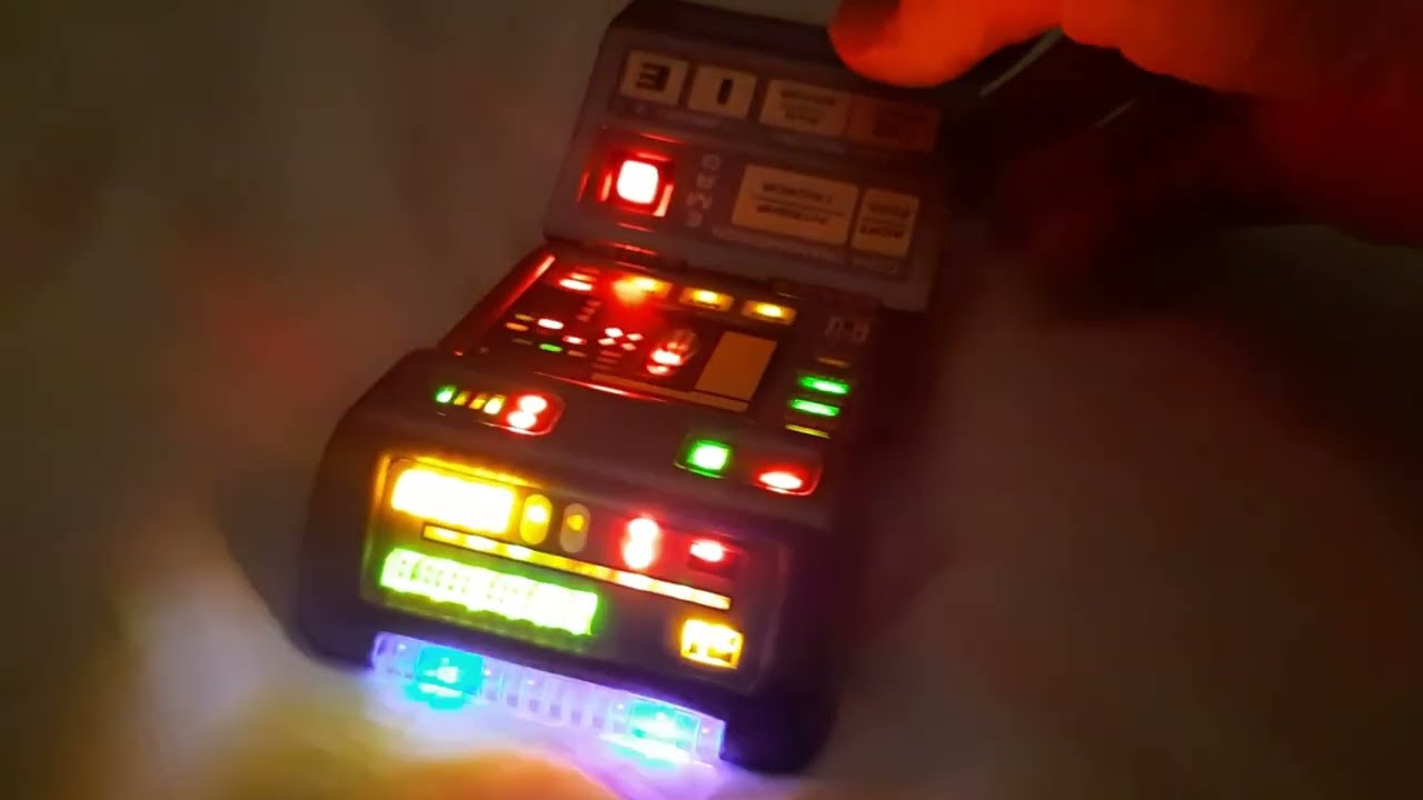 Star Trek Medical Tricorder HERO Prop Replica With Light Up Metal Scanner.