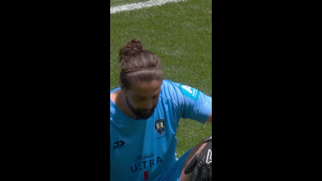 Auckland keeper has a nightmare against Bayern Munich | FIFA Club World Cup | BINGE